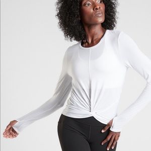 Athleta twist long sleeve. SOFTEST THING EVER🙌